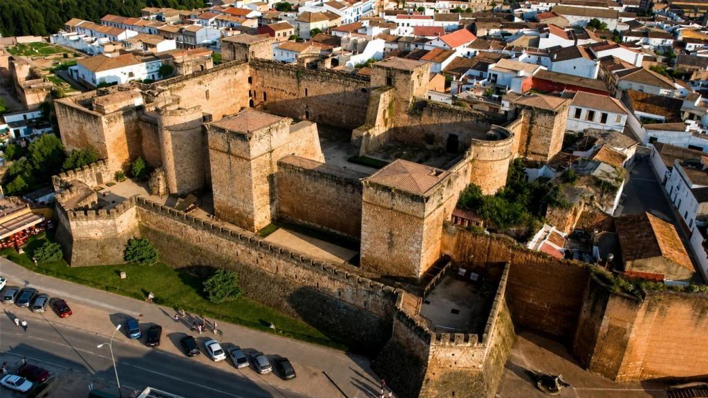 Niebla, el pueblo amurallado de Huelva.