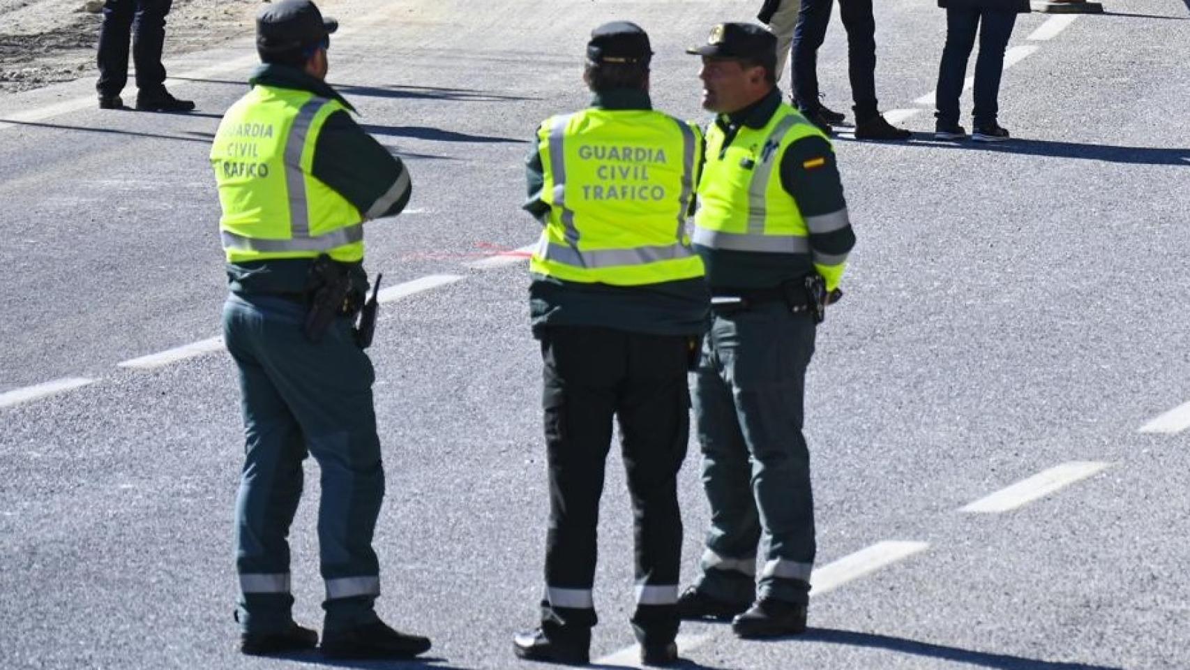Agentes de Guardia Civil de Tráfico.