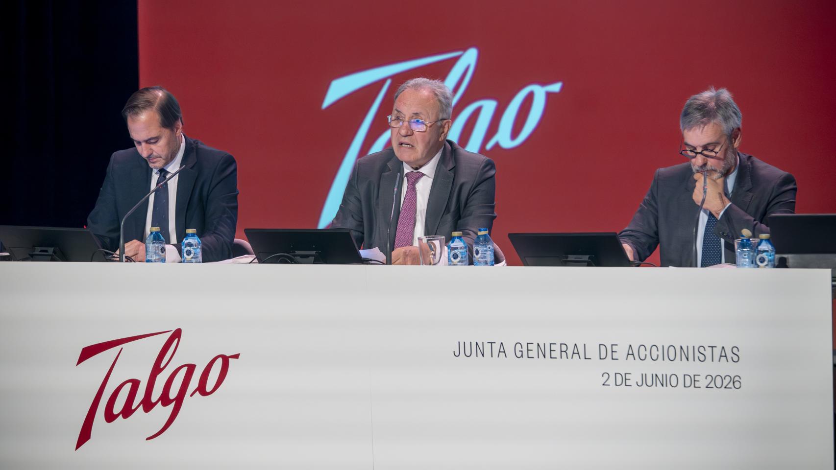 De izquierda a derecha, Rafael Sterling, José Antonio Jainaga y Francisco Javier Gómez durante la celebración de la junta de accionistas del 2 de junio de 2026.