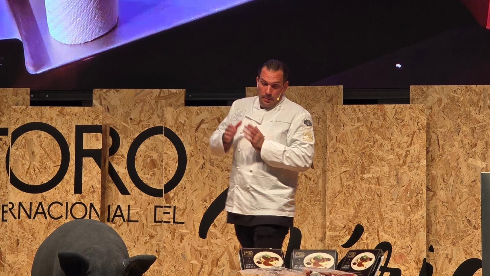 El chef Aurelio Morales durante su intervención.