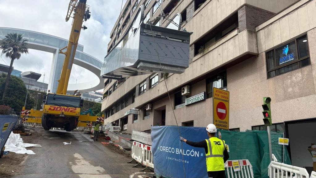 Instalación de una de las rampas de Serafín Avendaño.