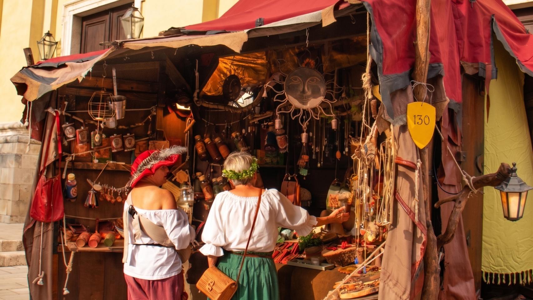 Imagen de archivo de un mercadillo medieval