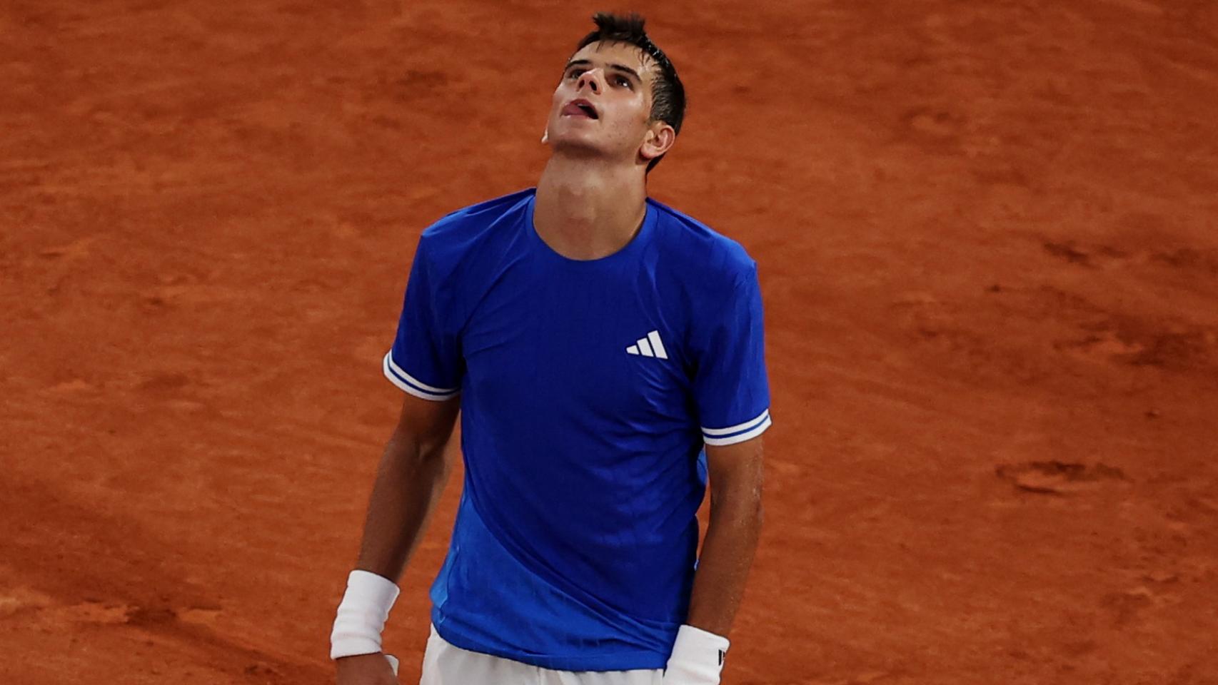 Rafa Jódar se lamenta durante el partido ante Zverev.