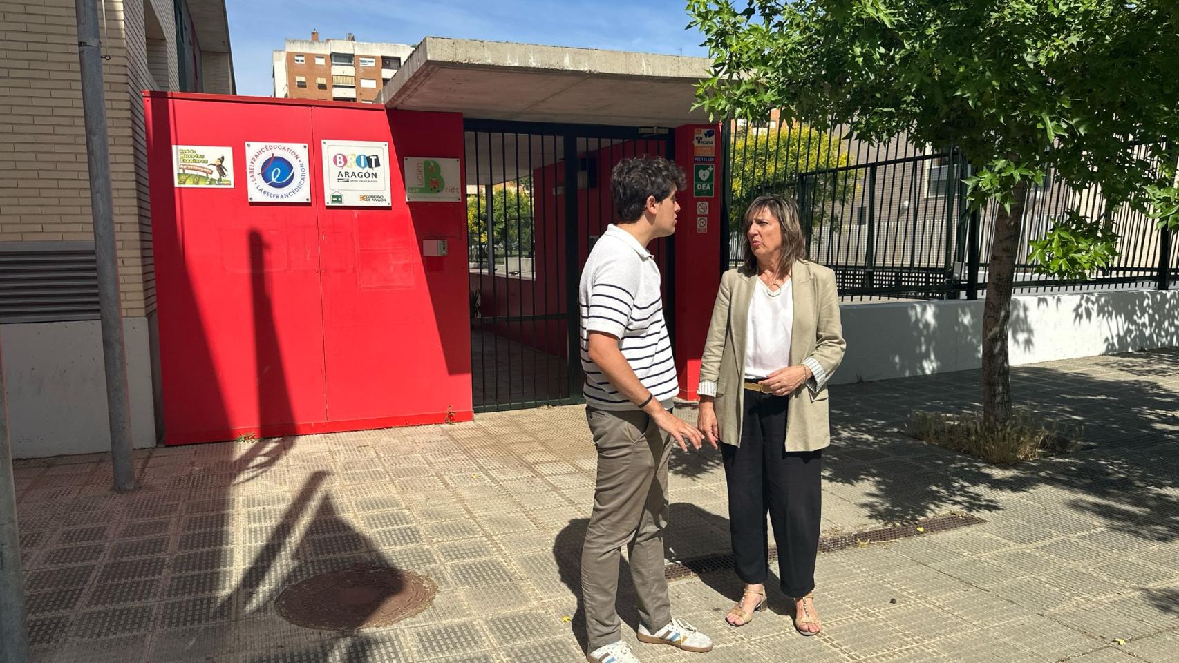 La portavoz del PSOE, Lola Ranera, junto al concejal Guillermo Ortiz.
