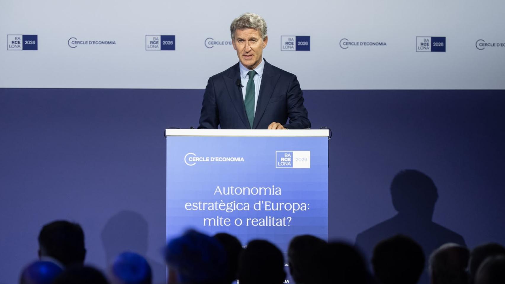 Alberto Núñez Feijóo, presidente del PP, durante su discurso en el Cercle d'Economia, en Barcelona.