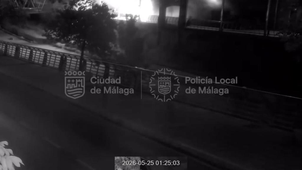 Vídeo de la grabación del inicio del incendio del Le Grand Café y el Ibis Centro Málaga.