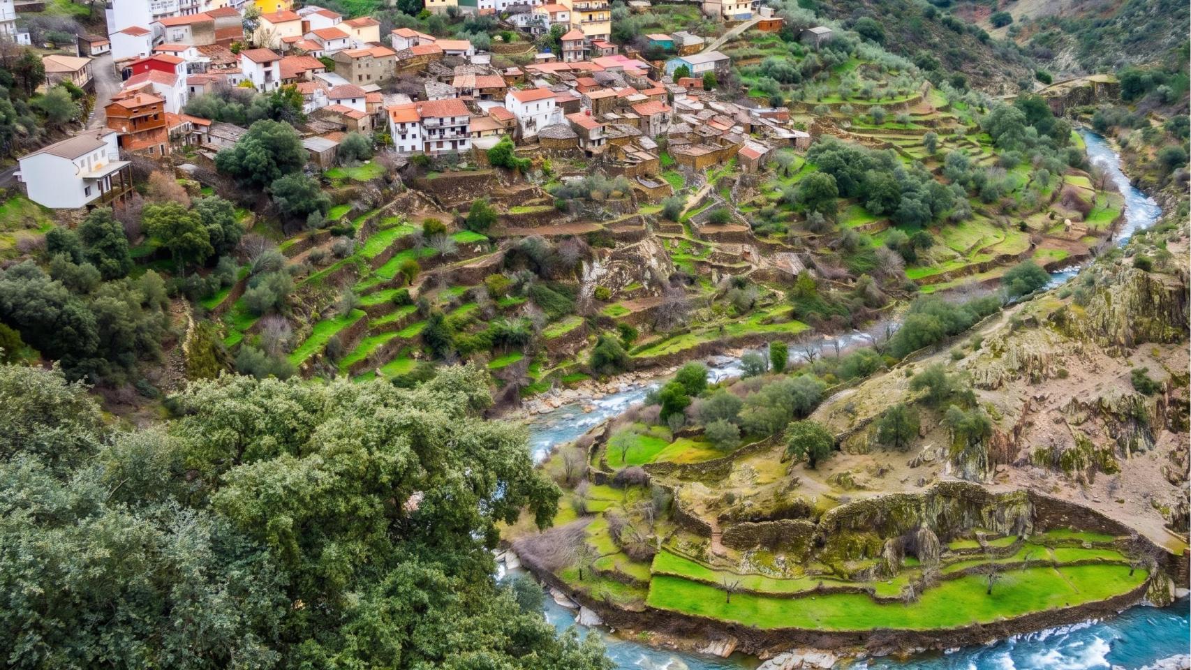 Panorámica de uno de los pueblos pertenecientes a Las Hurdes, norte de Extremadura
