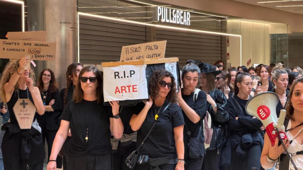 Manifestación de las trabajadoras del comercio en Vigo. 