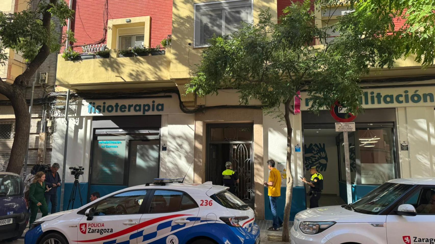 La policía en el edificio desalojado este martes.