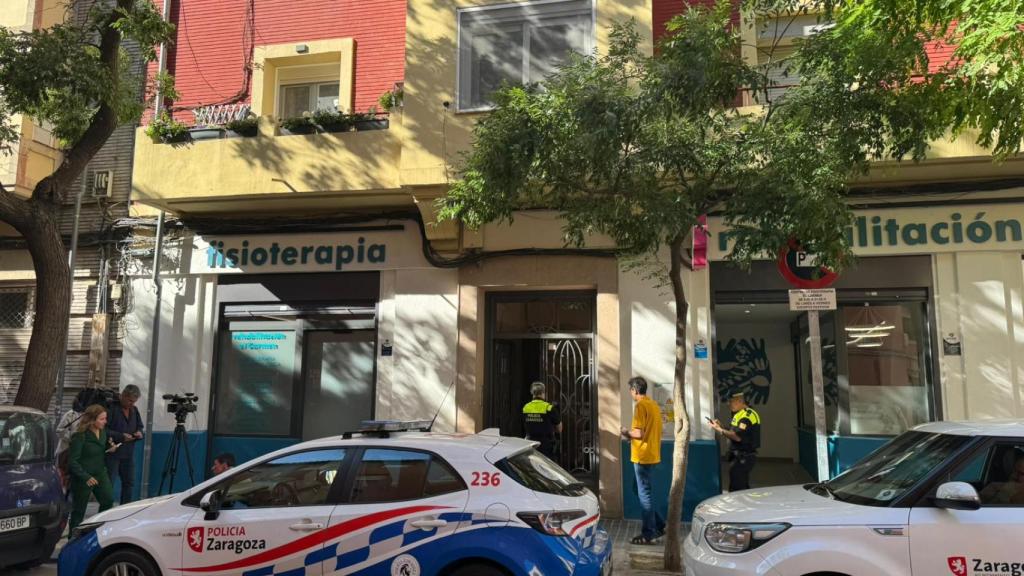 La policía en el edificio desalojado este martes.