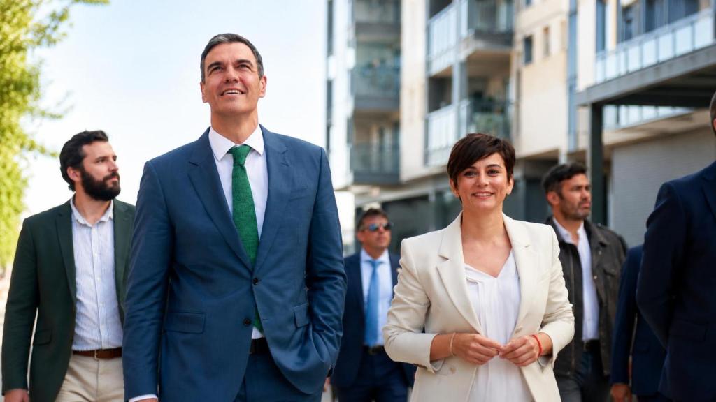 Isabel Rodríguez y Pedro Sánchez.