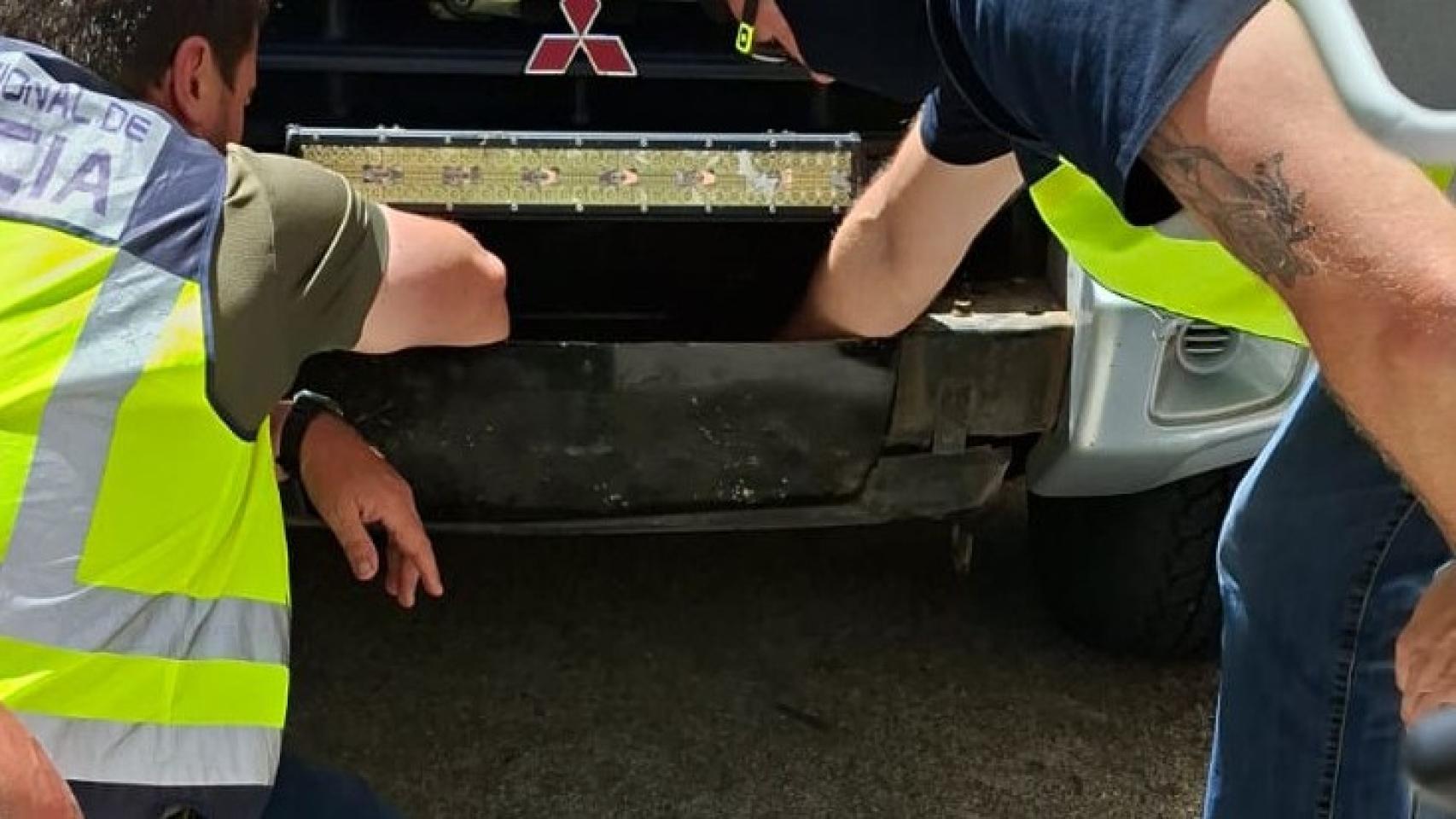 Coche interceptado en la operación antidroga en Narón