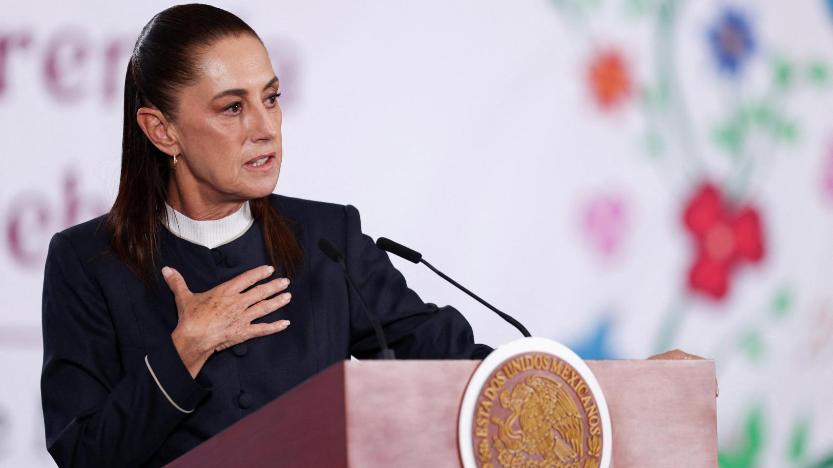 La presidenta de México, Claudia Sheinbaum, habla durante su conferencia diaria. 