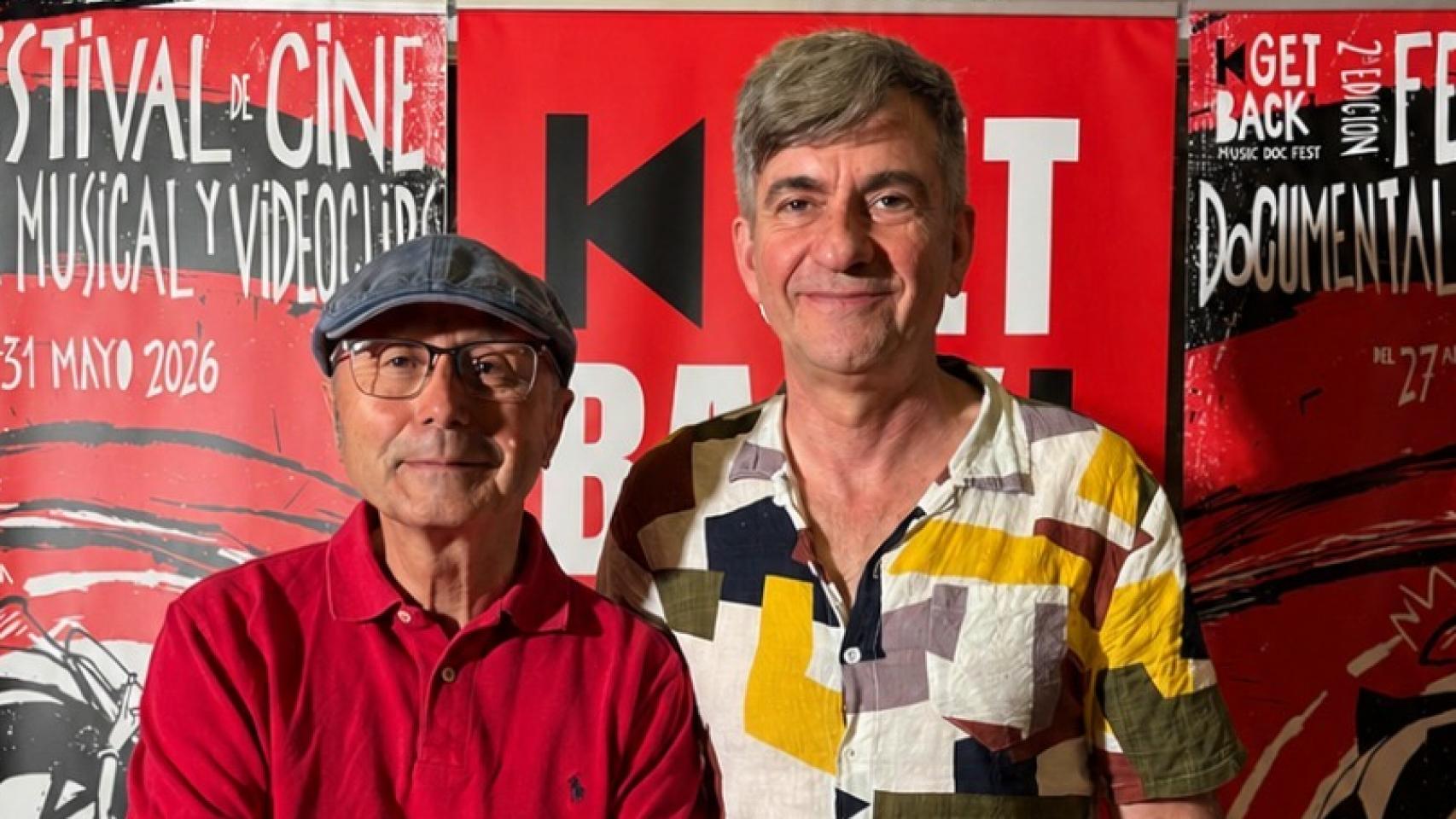 Manuel Bellido y Sigfrid Monleón recogiendo el premio.