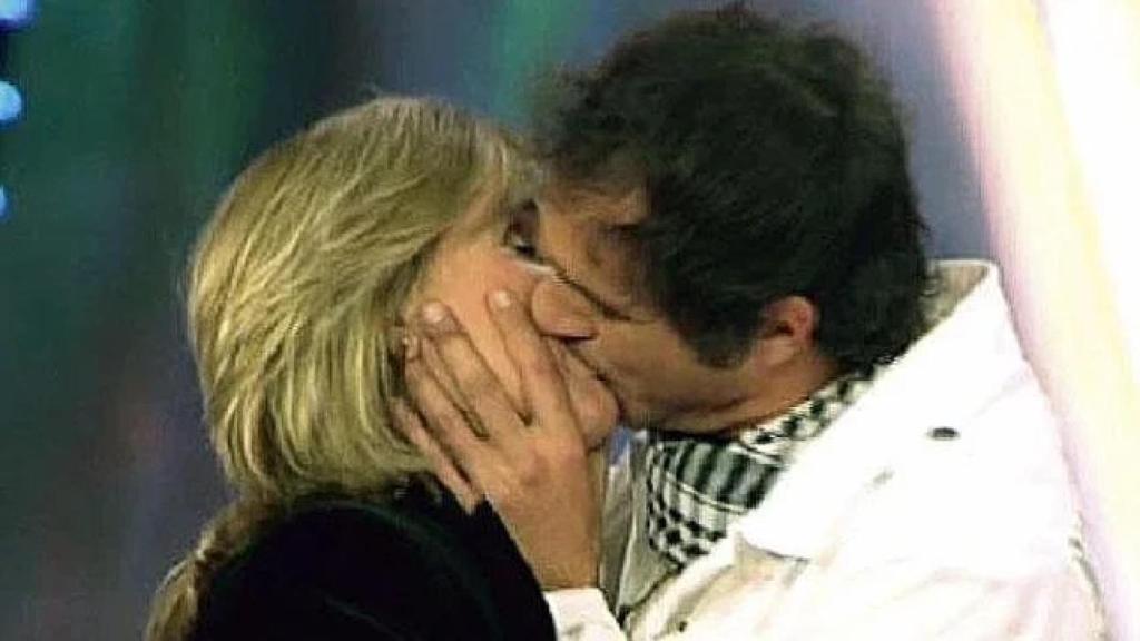 El apasionado beso de Mercedes Milá y Matías en 'GH 4'.