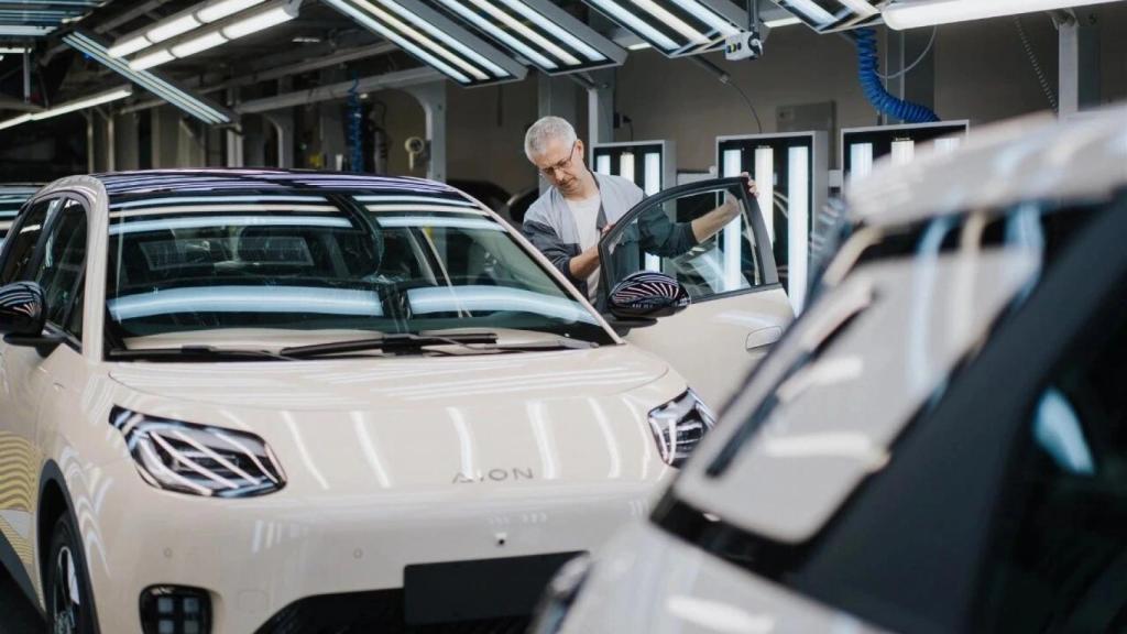 Línea de montaje de GAC Group en la planta de Magna Steyr en Graz (Austria).