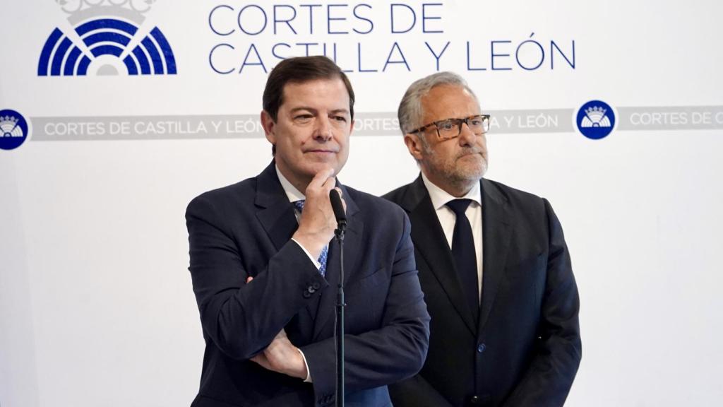 El presidente del Partido Popular de Castilla y León, Alfonso Fernández Mañueco, y el portavoz de Vox, Carlos Pollán, informan sobre el acuerdo de gobierno entre las dos formaciones políticas.