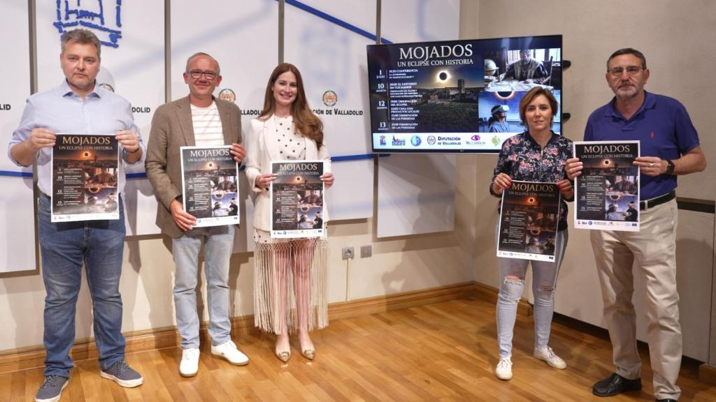 Presentación de las actividades sobre el eclipse solar total del 12 de agosto en Mojados.