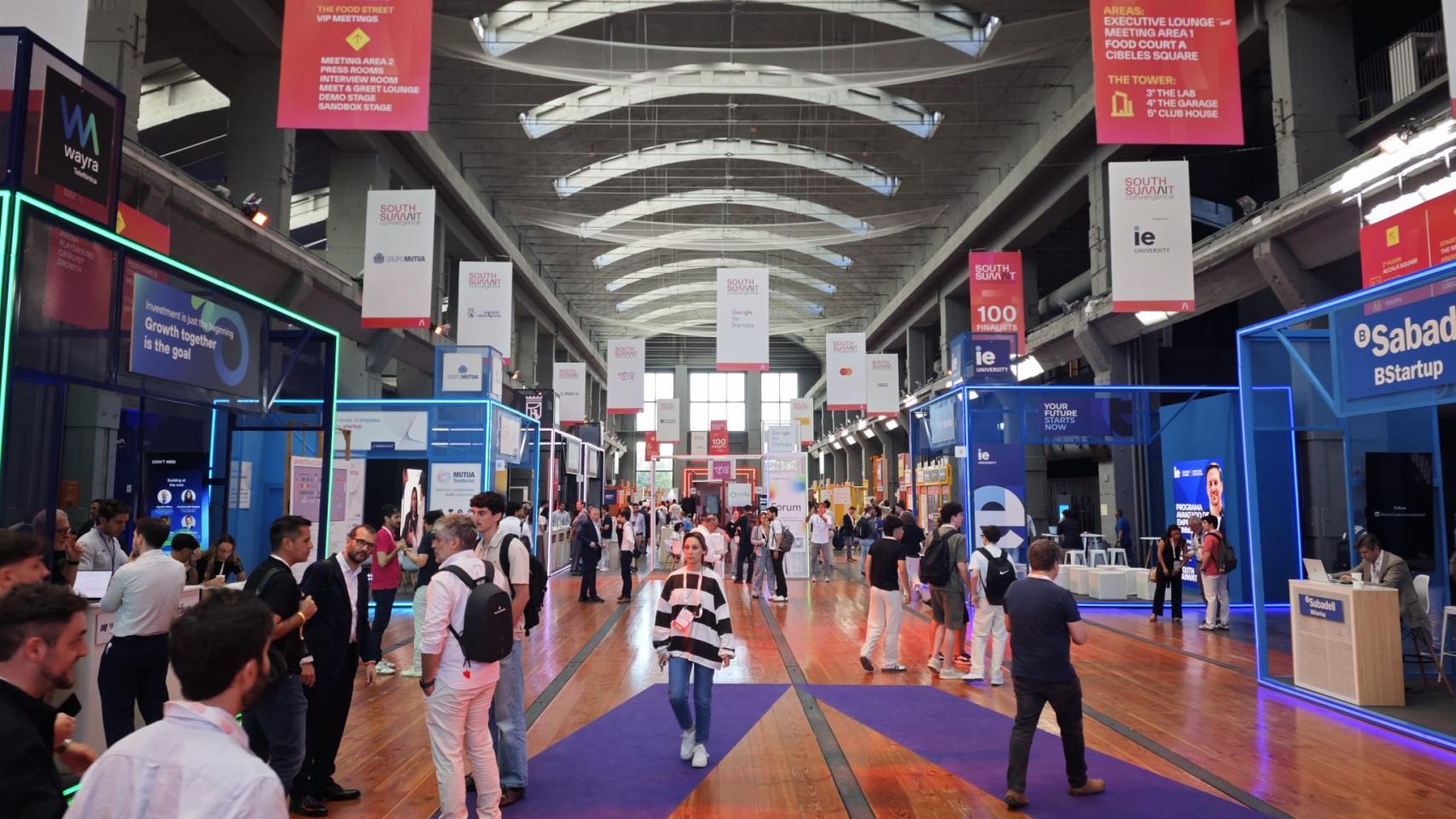 Imagen del pasillo central de South Summit 2026, a media mañana del jueves.