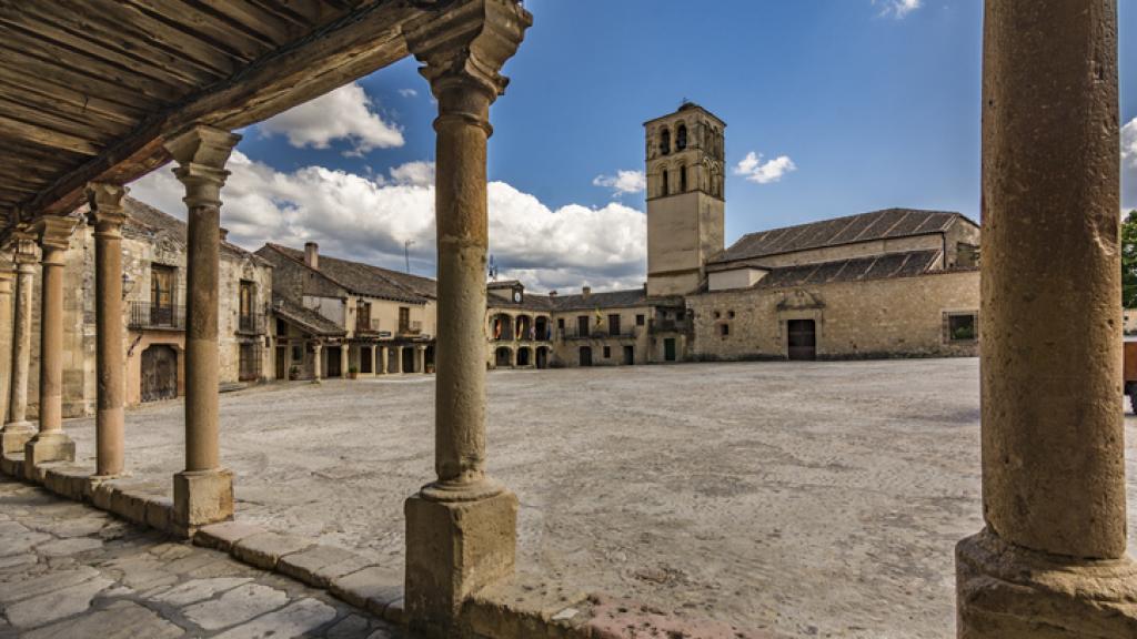Plaza Mayor porticada de Pedraza (Segovia).