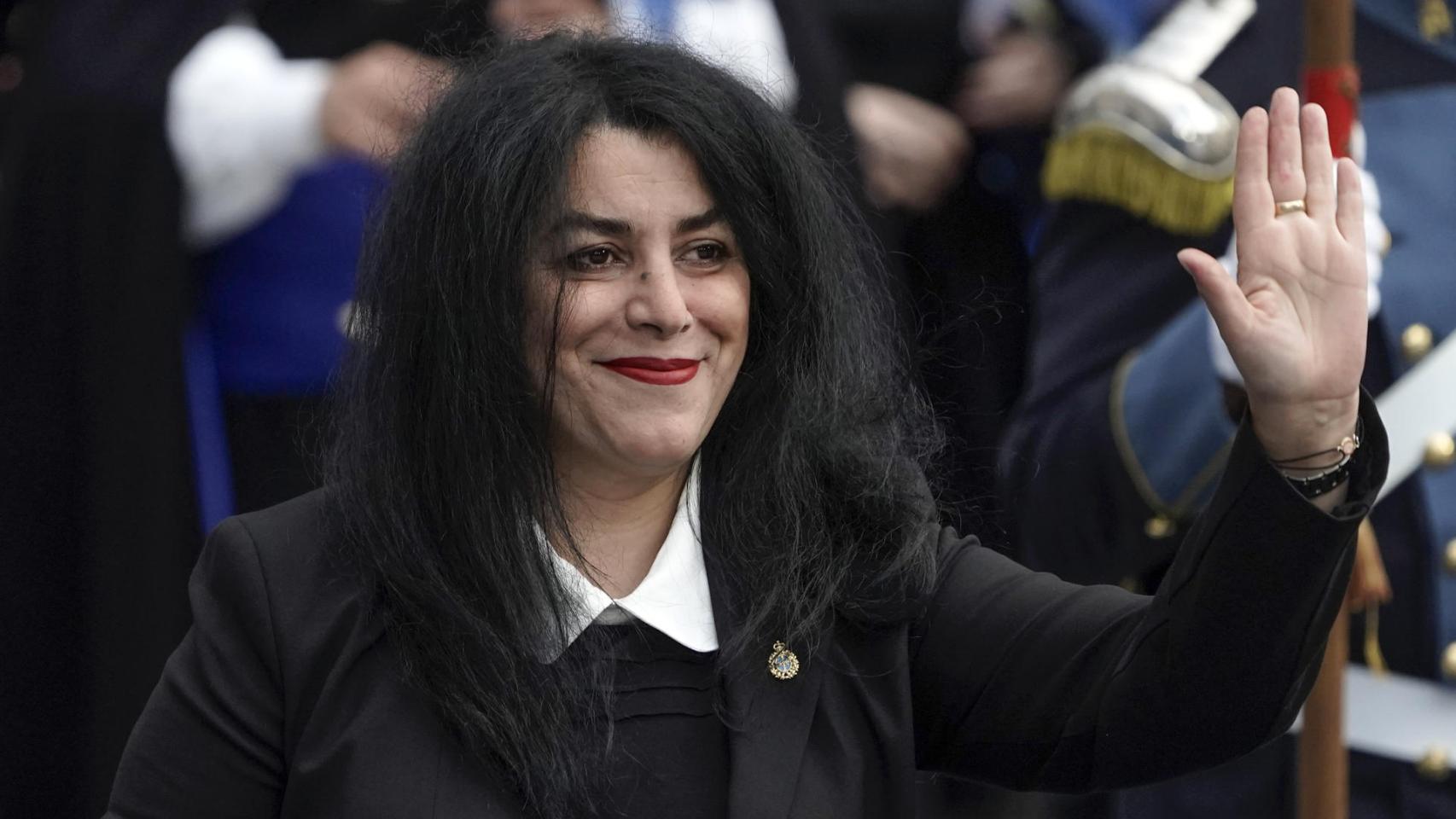 Marjane Satrapi a su llegada a la ceremonia de entrega de los Premios Princesa de Asturias, en Oviedo, en octubre de 2024. Foto: EFE / Paco Paredes