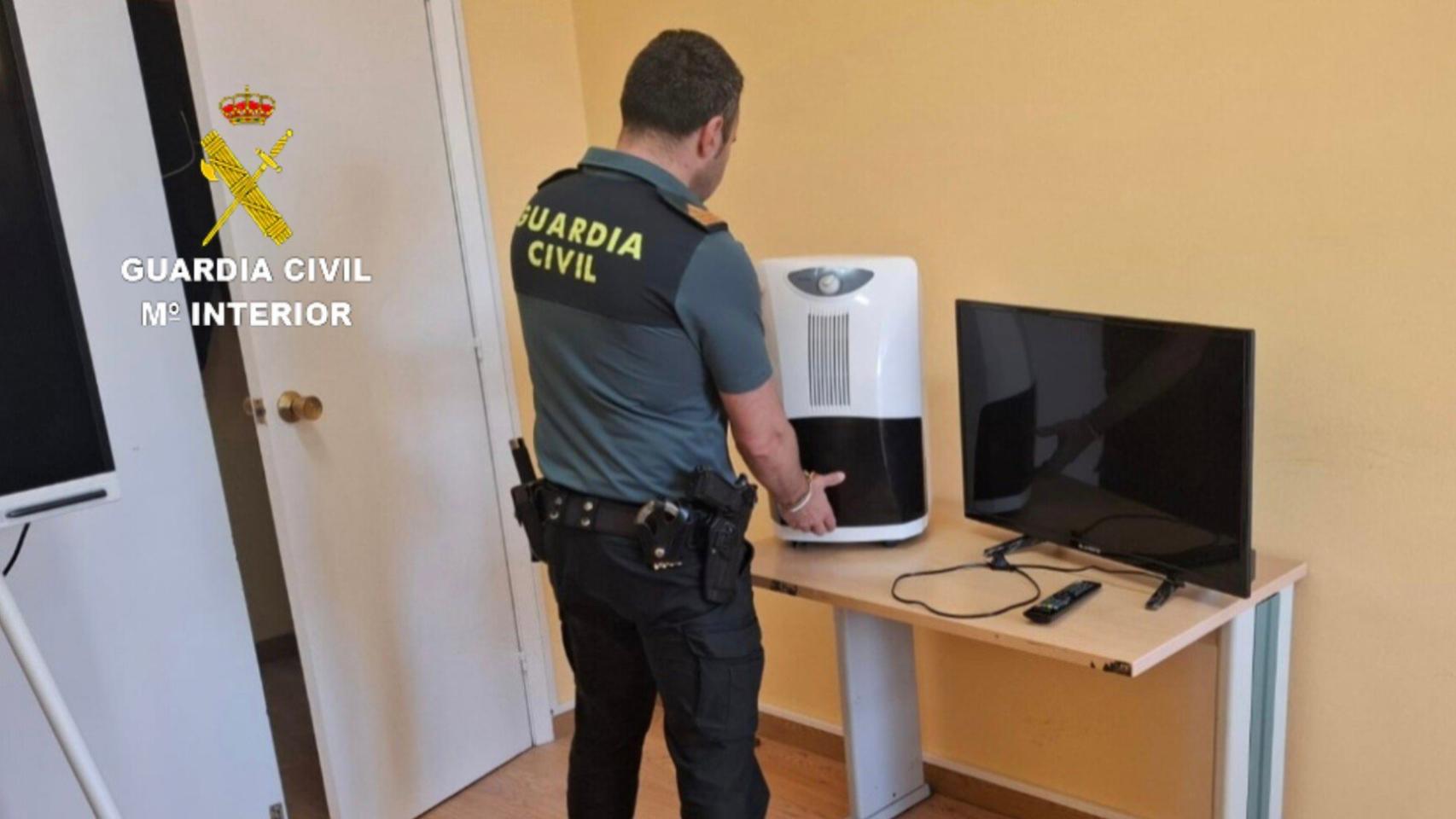 Detenido un vecino de Tomiño (Pontevedra) de 55 años como presunto autor de un robo con fuerza cometido en una vivienda del municipio.