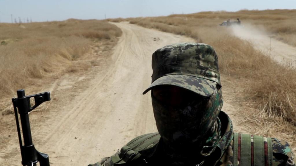 Martin Klamper, sirviendo en la franquicia kurda del PKK en Shingal.