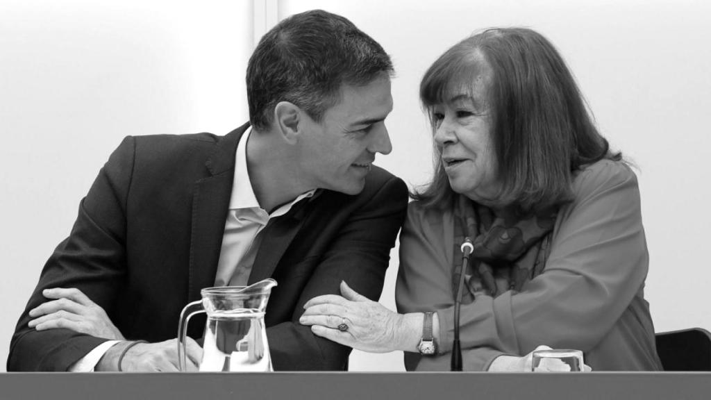 Cristina Narbona junto a Pedro Sánchez en la sede del PSOE, en Ferraz. 