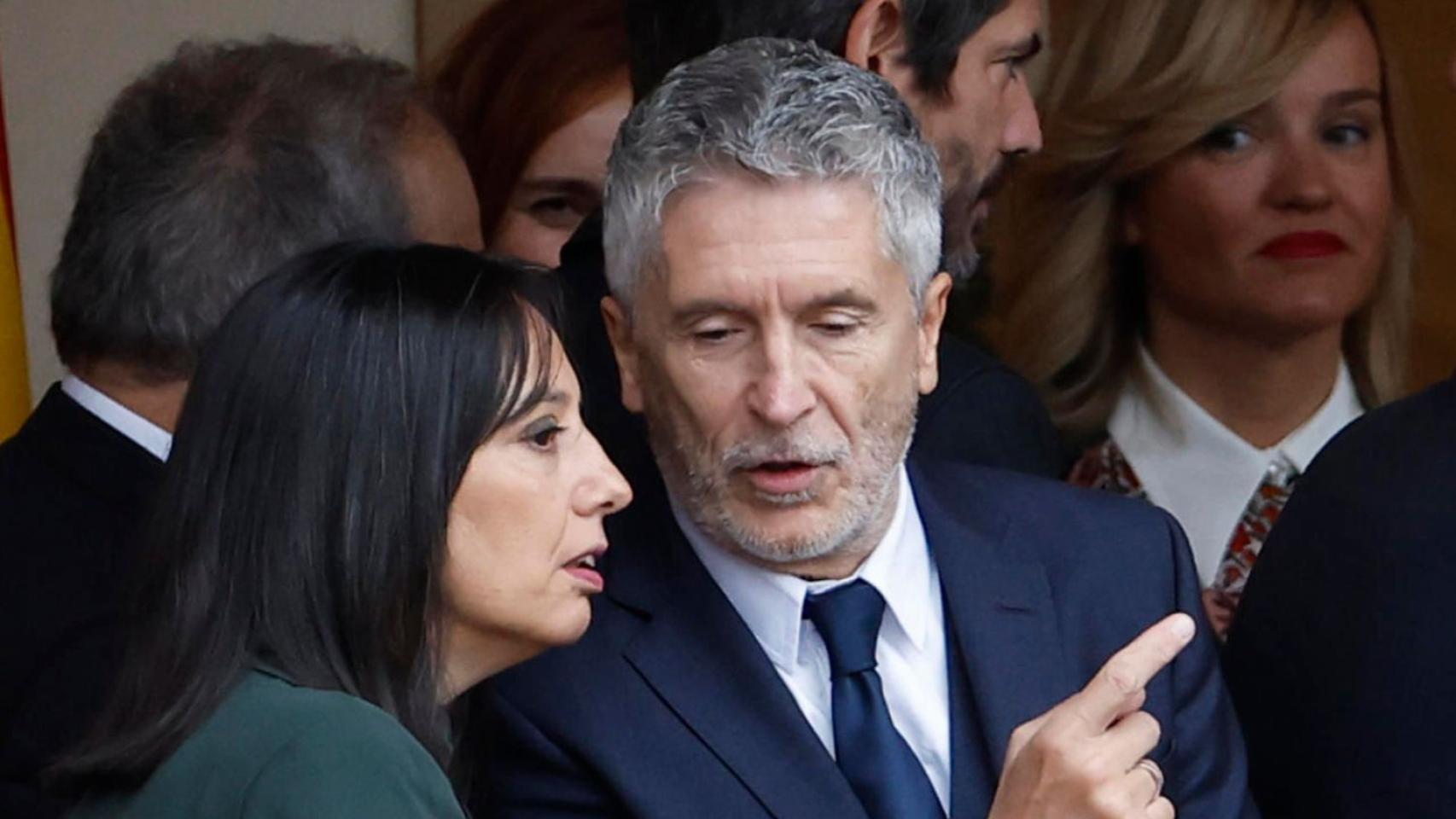 El ministro Marlaska junto a Mercedes González. 
