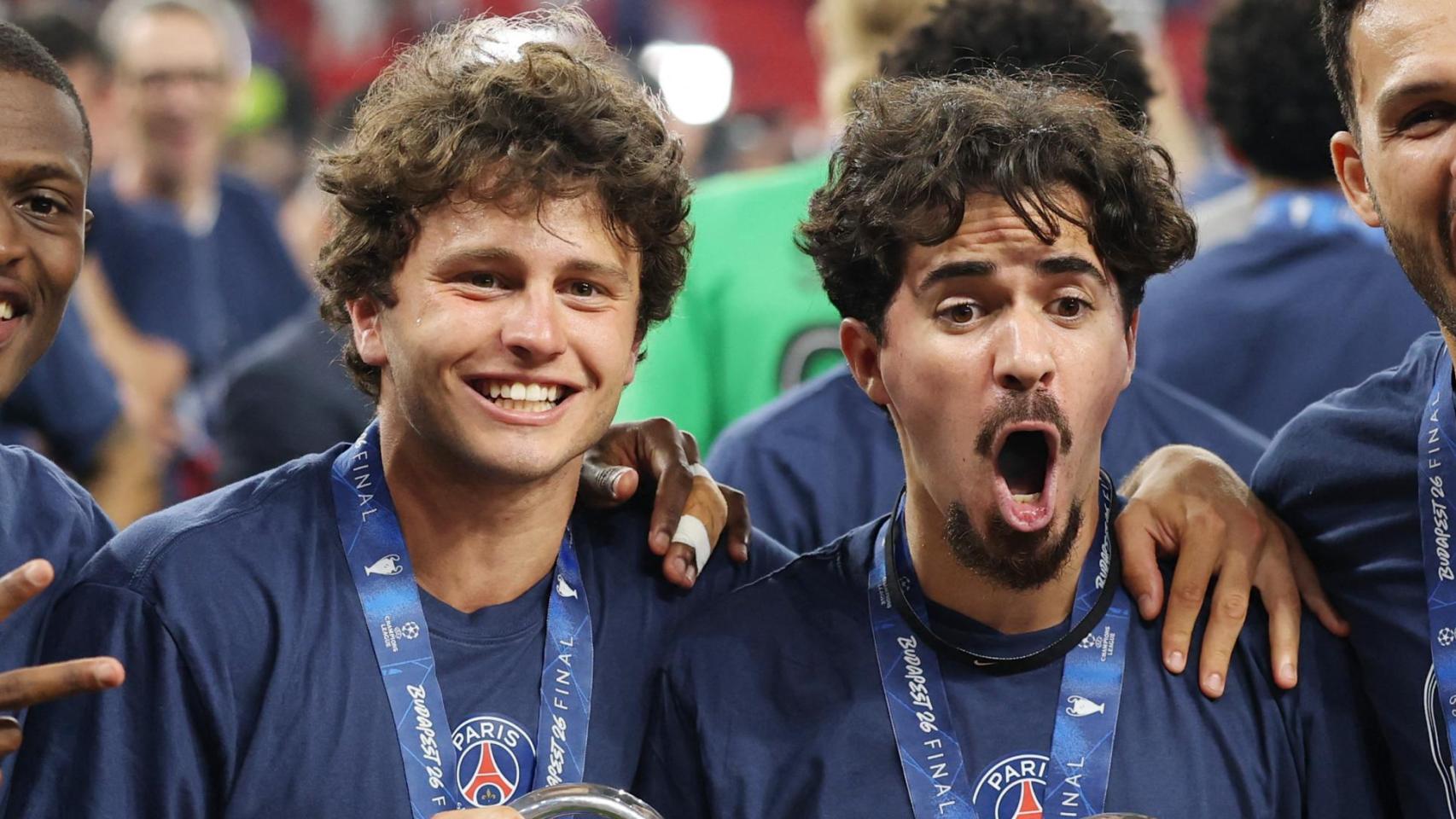 Joao Neves y Vitinha, en el centro, celebrando la Champions League junto a Nuno Mendes y Gonçalo Ramos.
