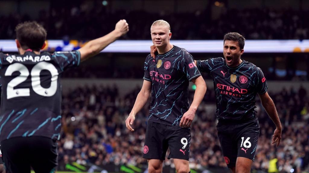 Haaland y Rodri celebran un gol del Manchester City.