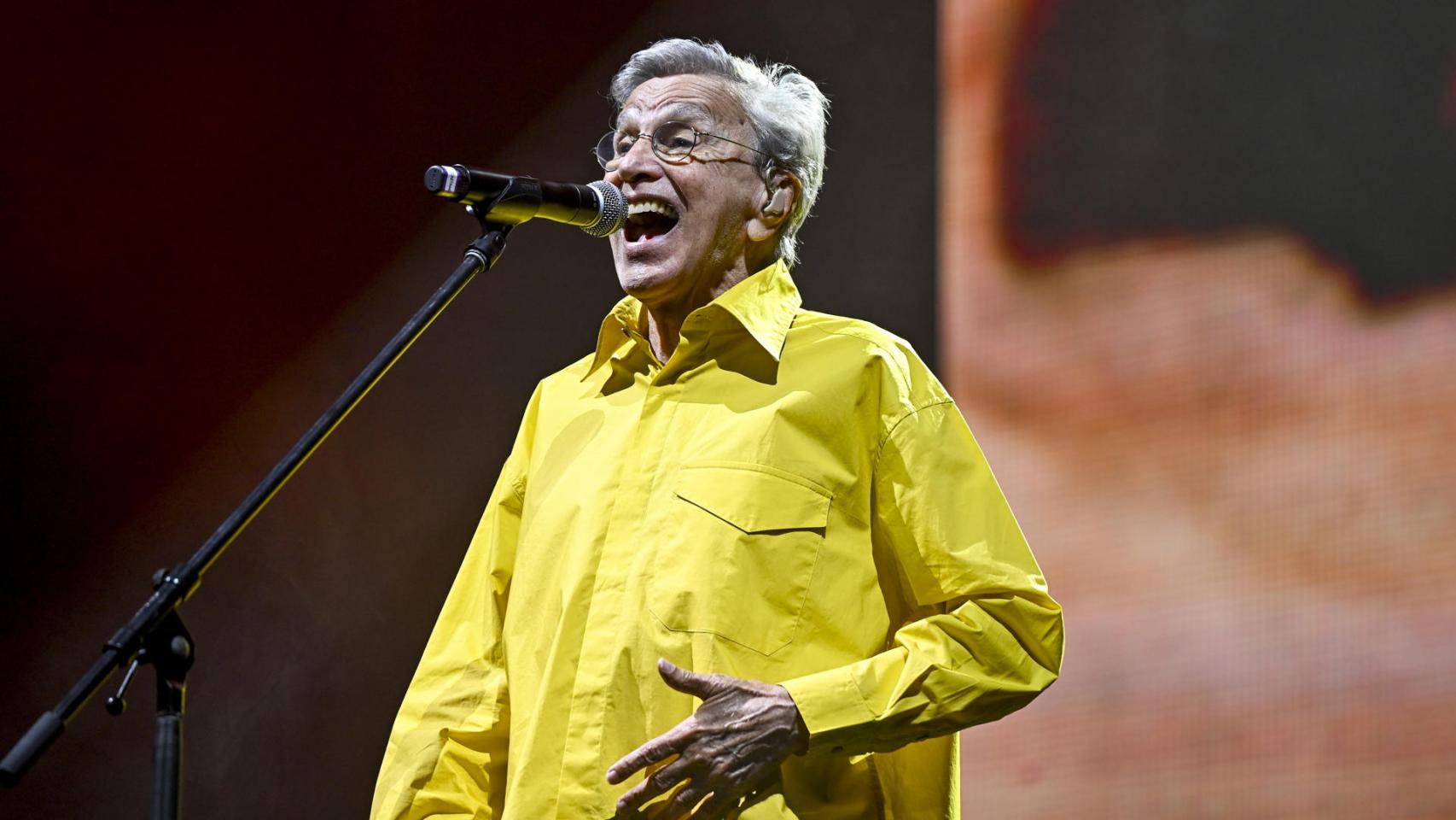 Caetano Veloso durante su concierto de este jueves en el Movistar Arena de Madrid. Foto: EFE/Fernando Villar