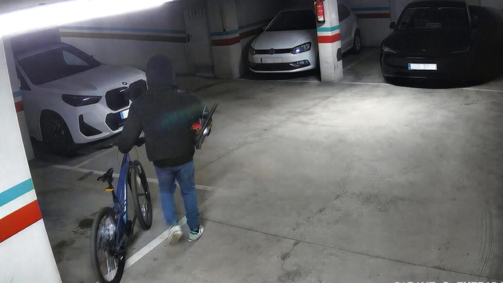 Cámara de seguridad de unos de los aparcamientos en lo que robaron