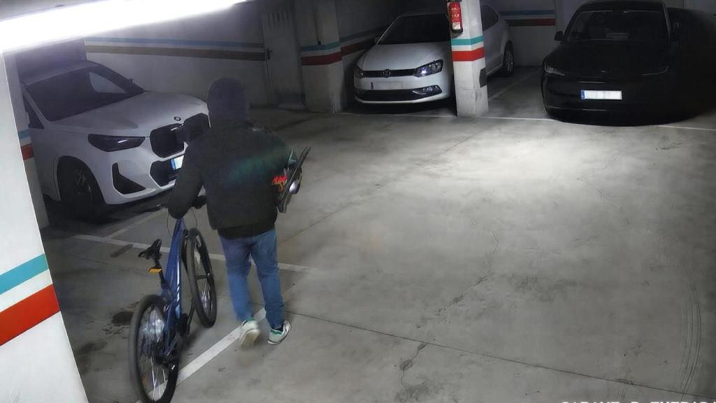 Cámara de seguridad de unos de los aparcamientos en lo que robaron