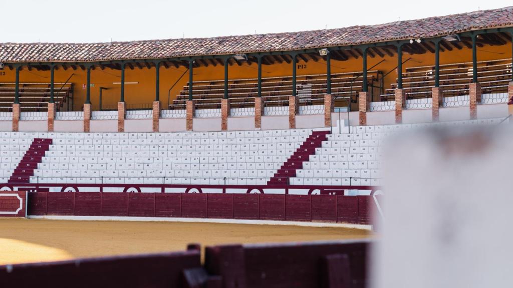 Gradas en la Plaza de Toros de Tarazona.