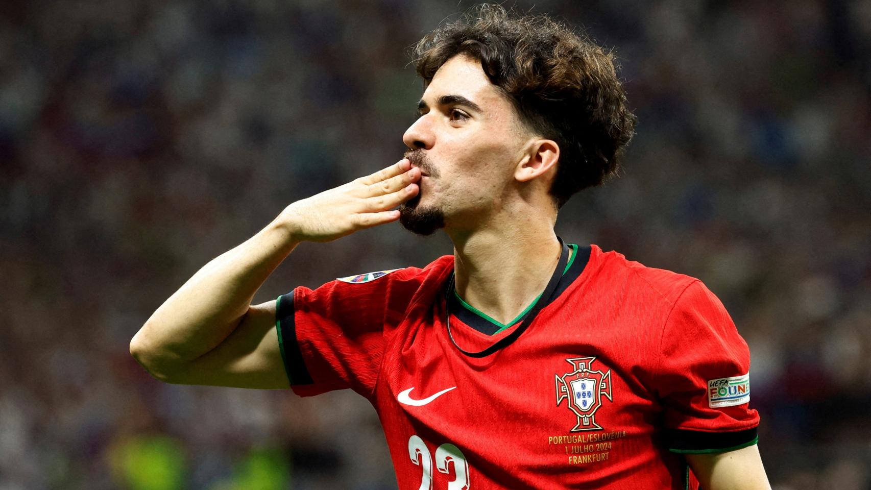 Vitinha, durante un partido con Portugal.
