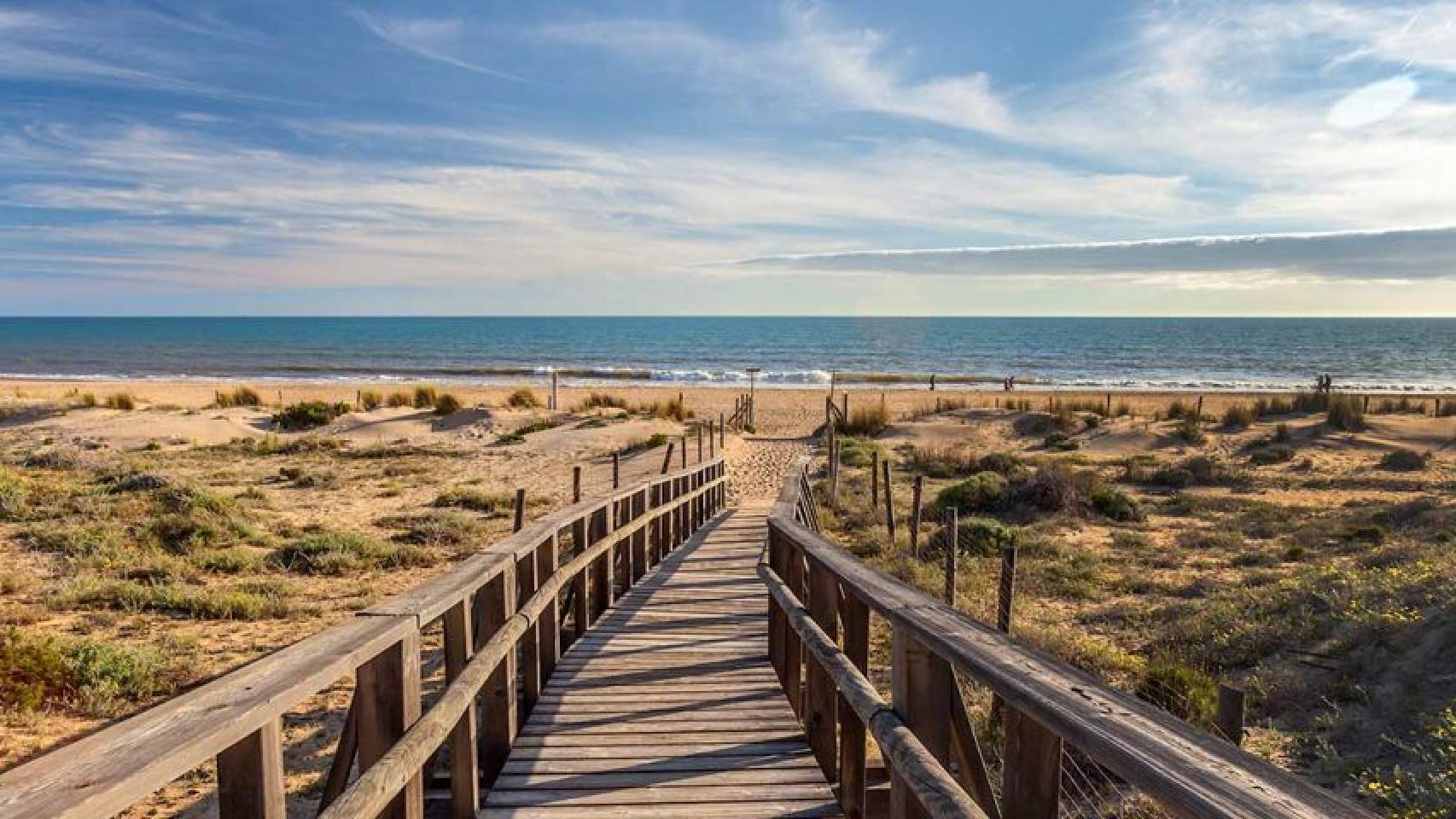 La playa de los Enebrales, en Punta Umbría. 