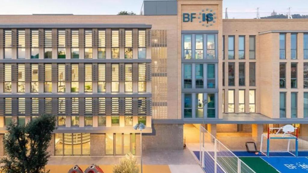 El Barcelona High School.