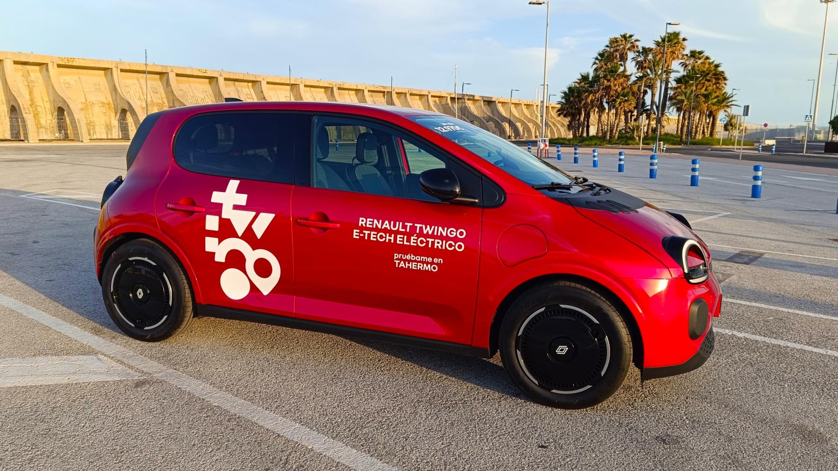 Vista lateral del Renault Twingo. 
