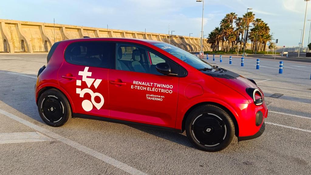 Vista lateral del Renault Twingo. 