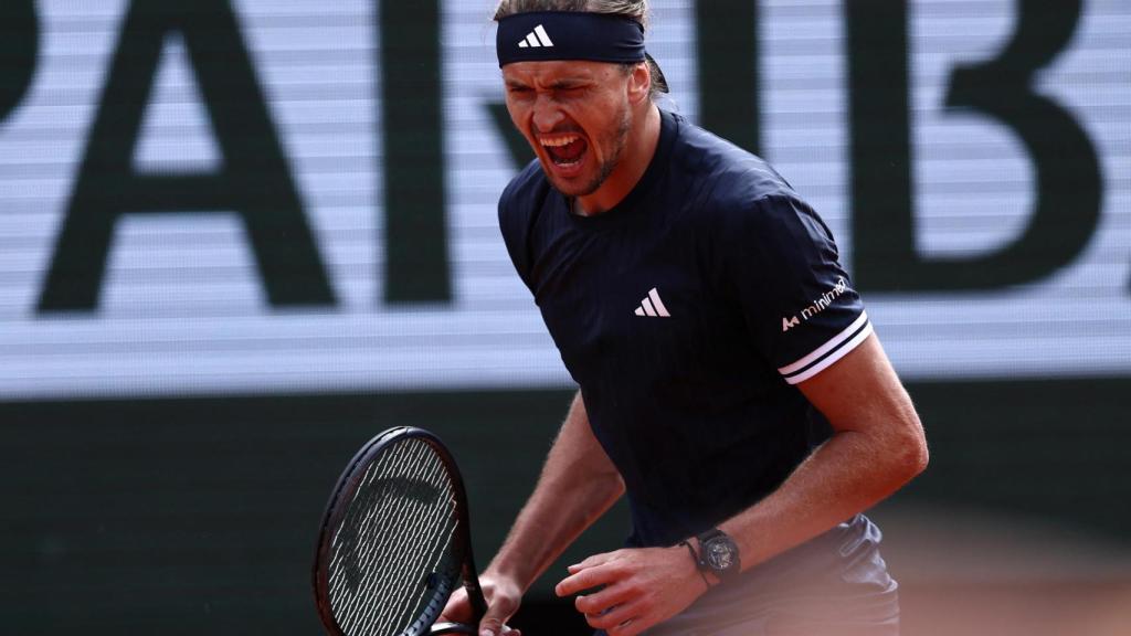 Zverev celebra furiosamente durante el partido contra Mensik.