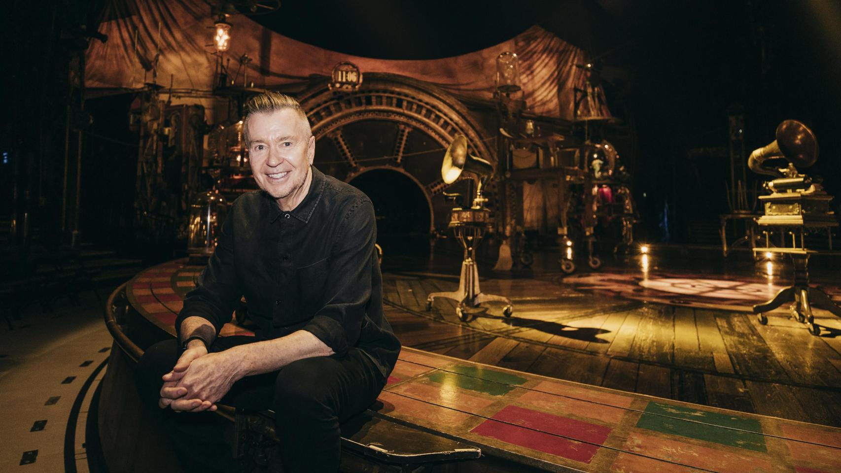 Michael Smith en Kurios. 