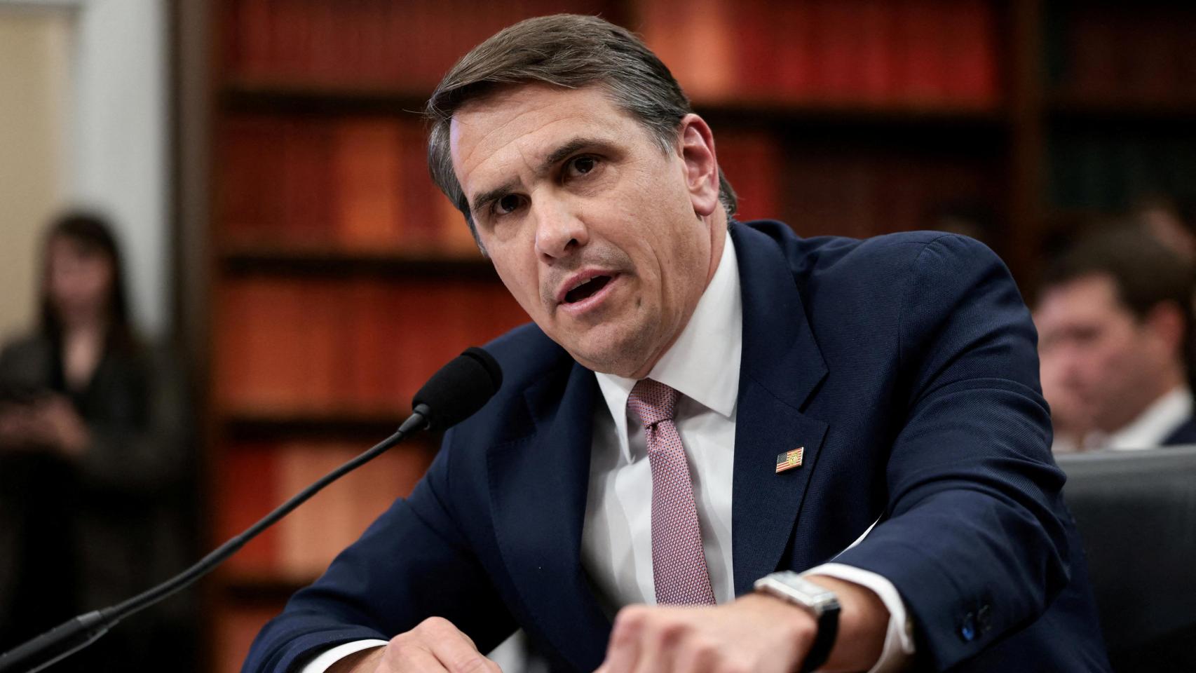 El fiscal general interino de Estados Unidos, Todd Blanche, habla en una audiencia en Washington.