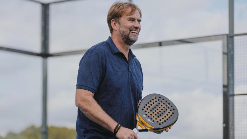 Jürgen Klopp jugando al pádel.