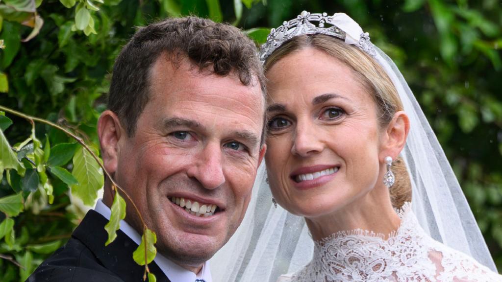 Harriet Sperling y Peter Phillips se han dado el 'sí, quiero' este sábado, 6 de junio, enla iglesia de All Saints, en Kemble, Cirencester.