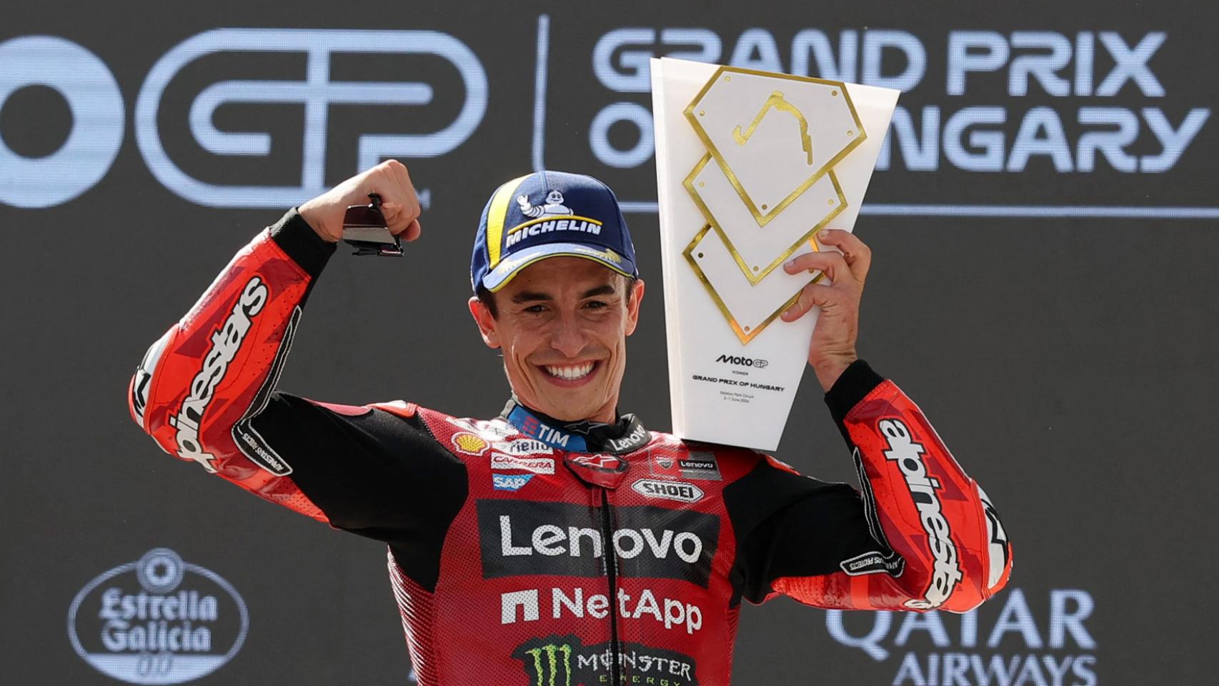 Marc Márquez celebra su victoria en el Gran Premio de Hungría, en el Balaton Park.