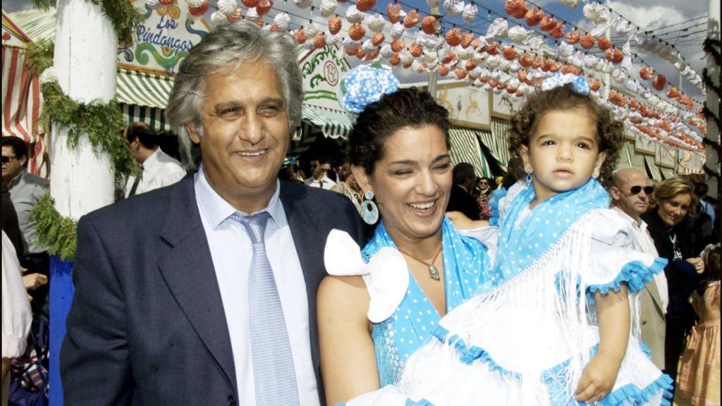 Raquel Bollo y Chiquetete, con su hija Alma.