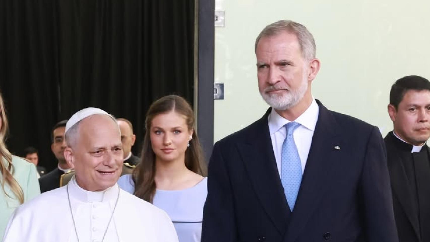 Los reyes Felipe y Letizia, con el papa León XIV.