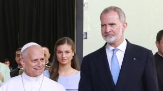 Los reyes Felipe y Letizia, con el Papa León XIV.