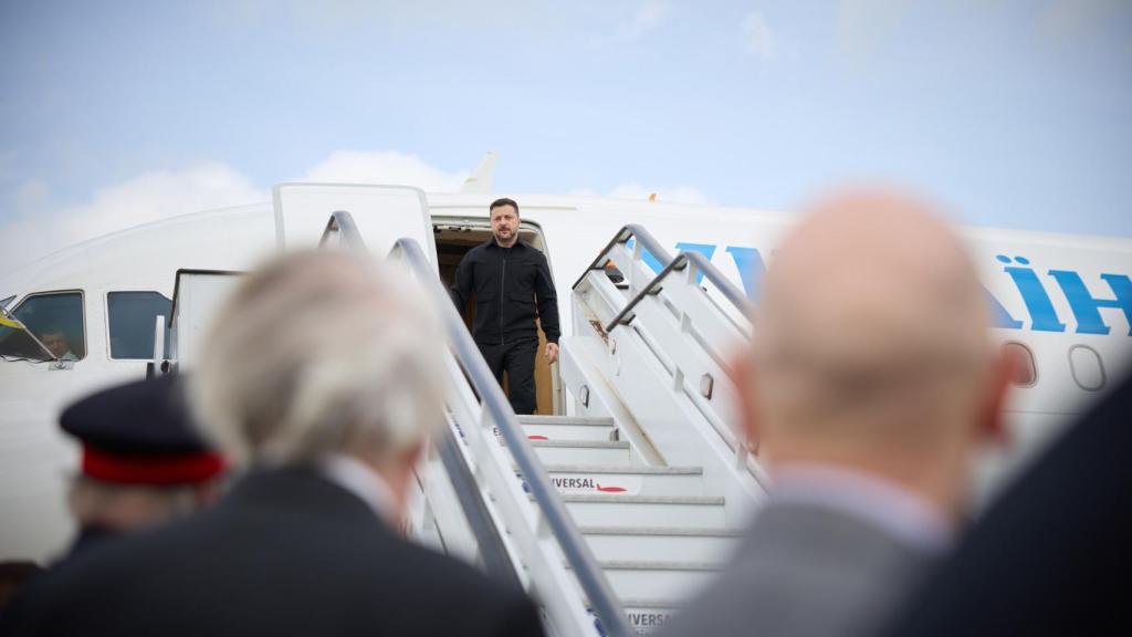 El presidente ucraniano Volodímir Zelenski a su llegada a Reino Unido. 